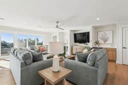 12 Sea Front Lane - Image 3